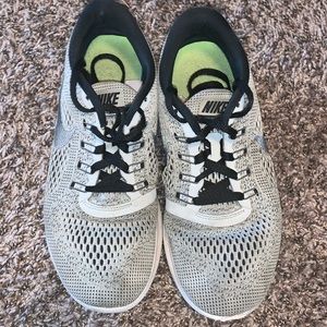 Nike Free Run Tennis Shoes